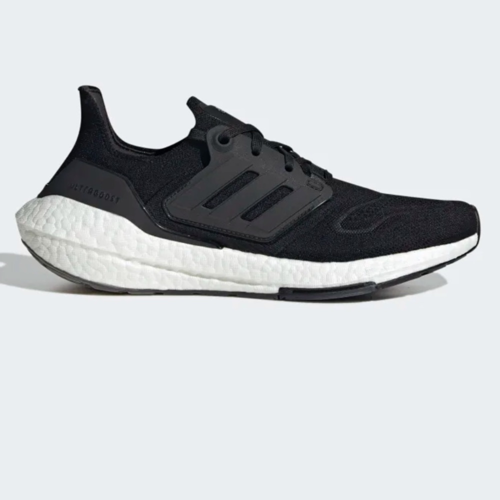 Black Adidas Ultraboosts